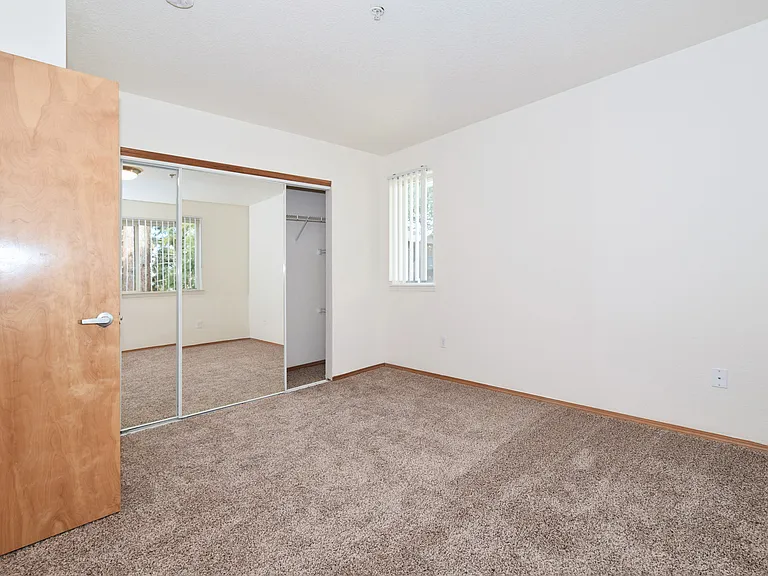 Pleasant Ridge Apartments — Photo 22