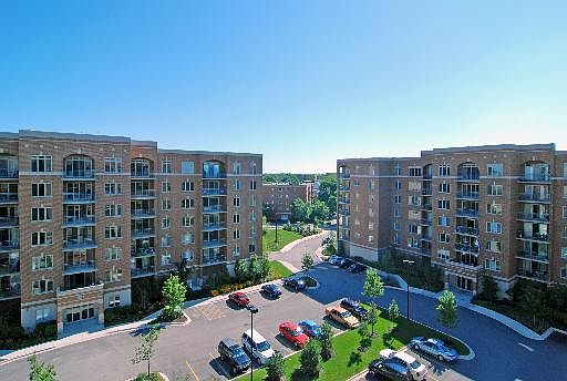 1st image of 370 S Western Ave APT 605