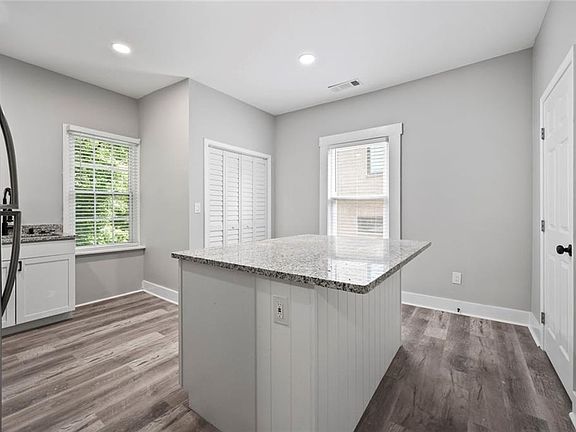 4th image of 1126 Briarcliff Pl NE APT 1