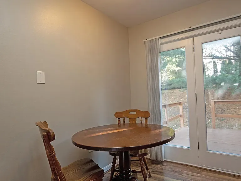 2165 Saint Clair Ct — Photo 7