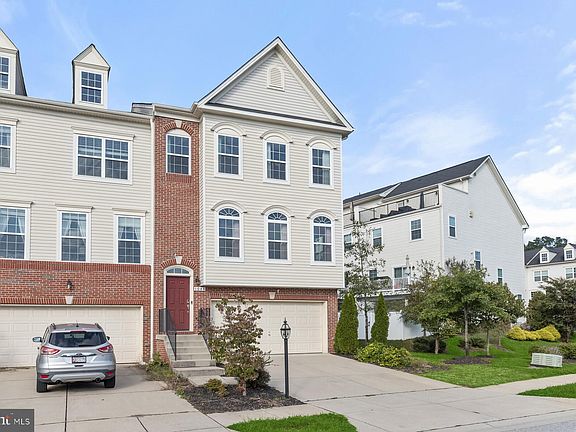 4th image of 1044 Pultney Ln