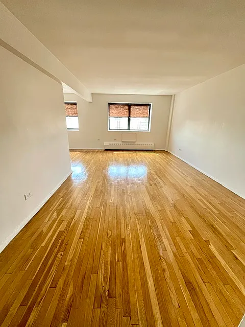 149-45 Northern Blvd #4W
