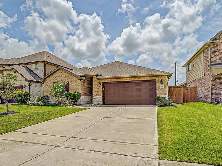10842 Cliffs View Dr — Photo 2
