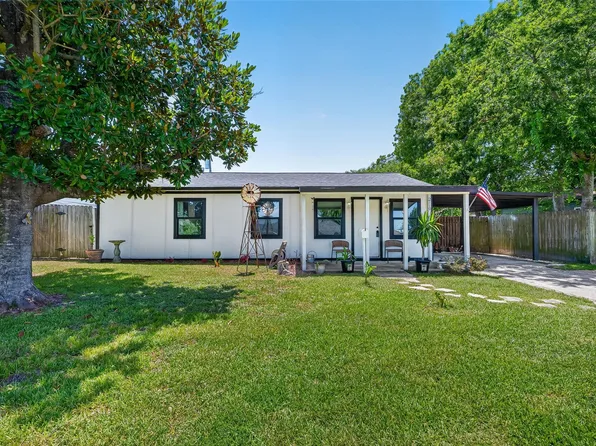 2110 Hillshire Dr, Deer Park, TX 77536