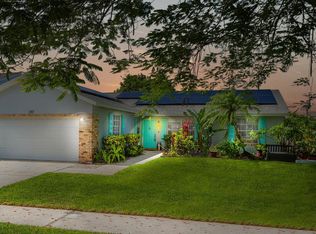 137 Stillwater Cir, Jupiter, FL 33458