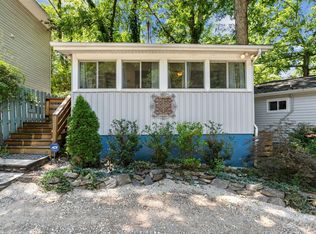 24 Rhododendron Dr, Asheville, NC 28805