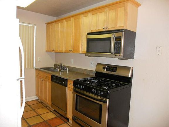 3rd image of 4775 Seminole Dr APT 106
