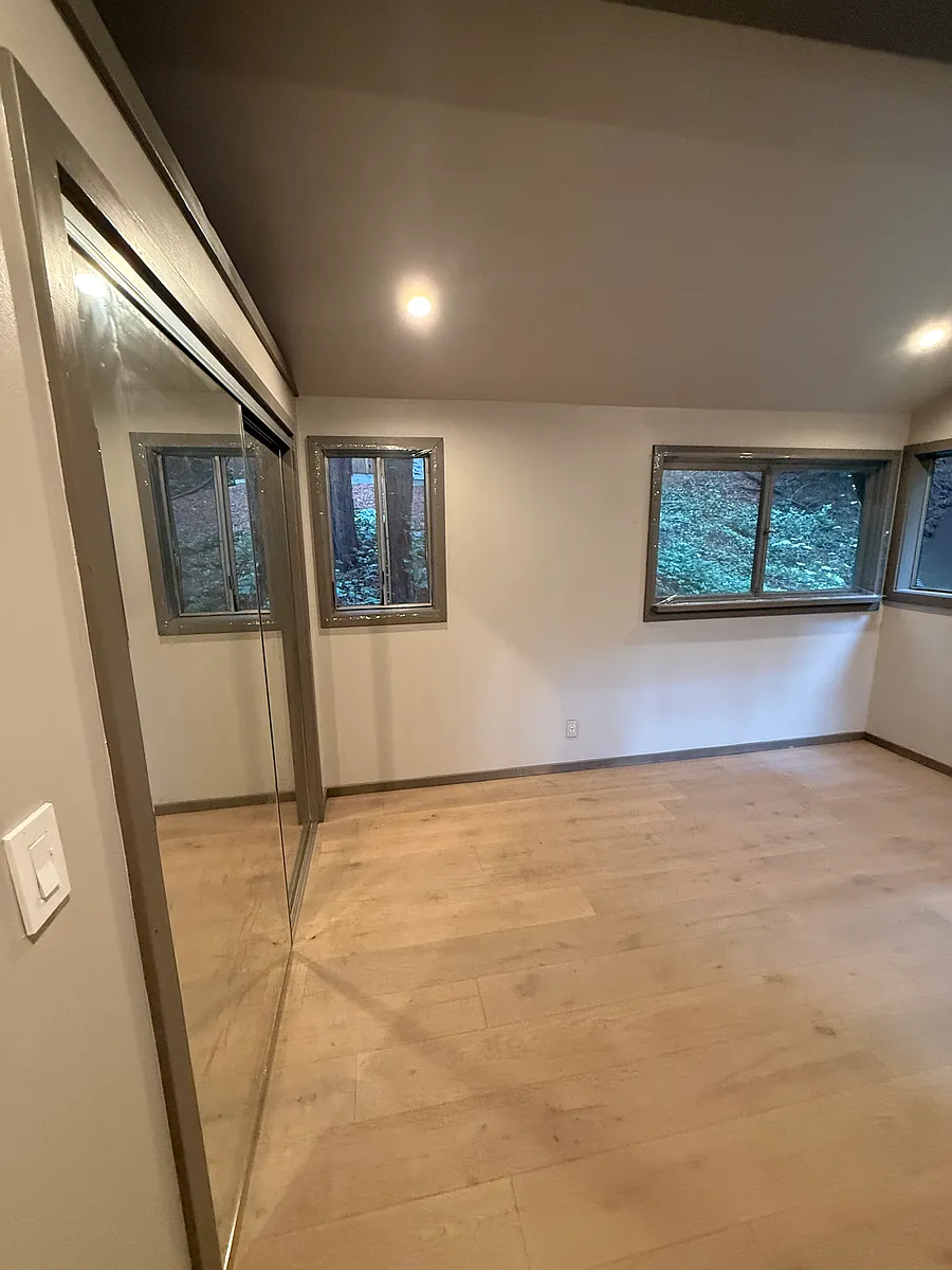 Building Photo - 40 Sylvan Way