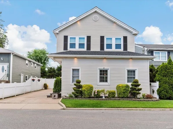 6 Leslie Street, Bethpage, NY 11714