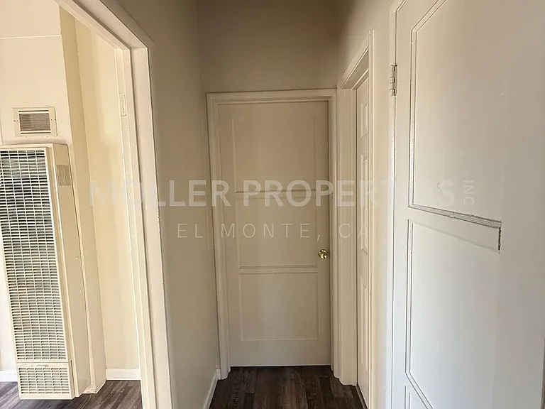 10513 Venita St — Photo 11