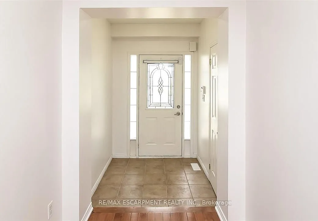 3 bed, $2,800 — Photo 4