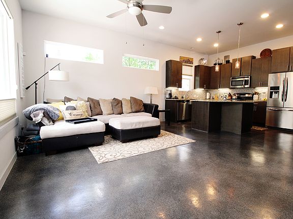 3rd image of 236 E Cevallos St #101