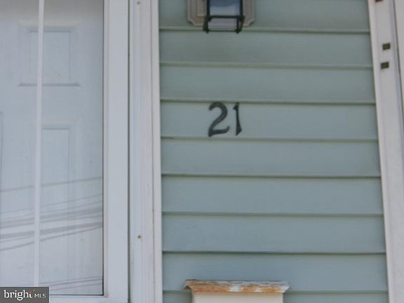 3rd image of 21 Rhodes Ave