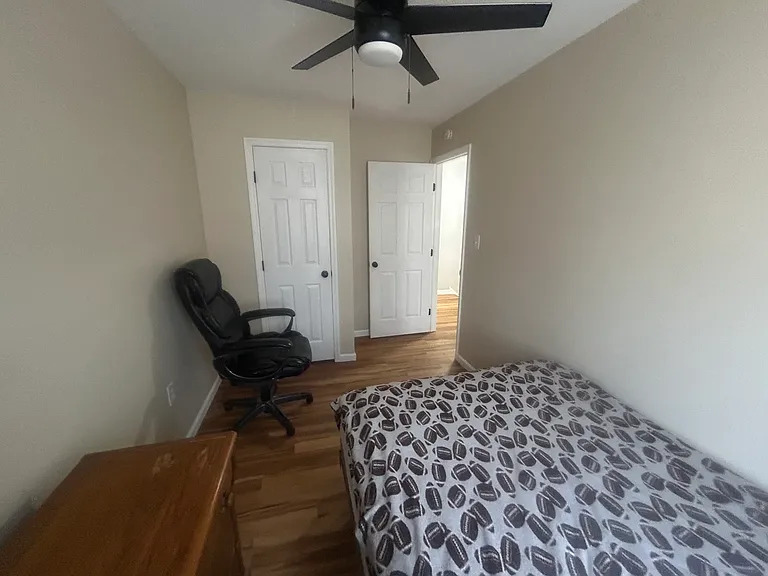 4 S Franklin St #B — Photo 17