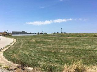 597 Rose Xing, Normal, IL 61761