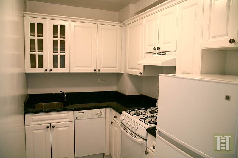 2nd image of 222 E 19th St APT 10B