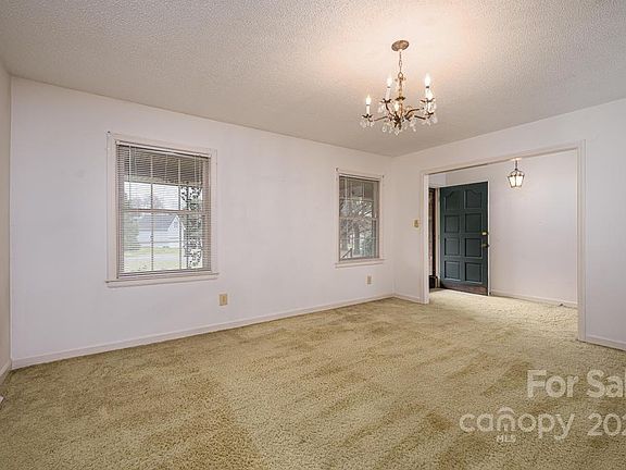 5th image of 124 Starcrest Dr