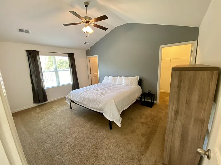 561 Reading Ln — Photo 8