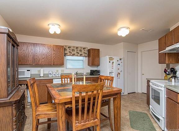 5th image of 2624 Meadow Knoll Dr