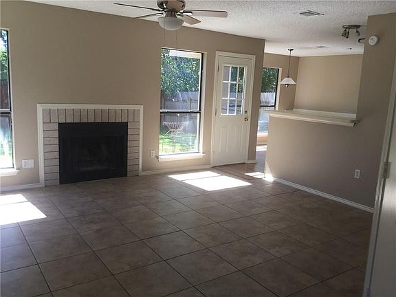 2nd image of 1332 Jasmine Dr