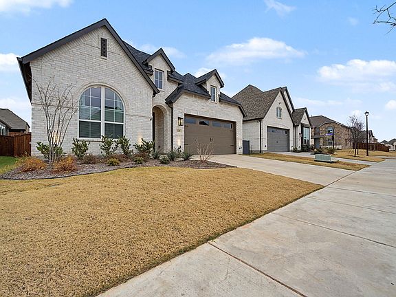 3rd image of 1228 Emilia Rd