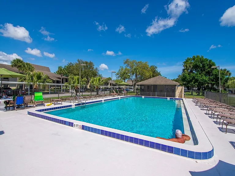 28 Plantation Dr #204 — Photo 37