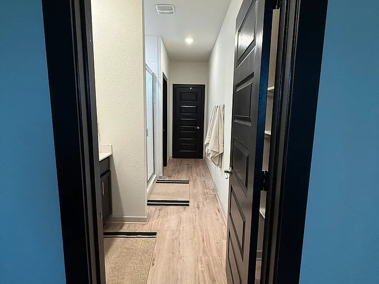 220 Merrick Rd — Photo 25