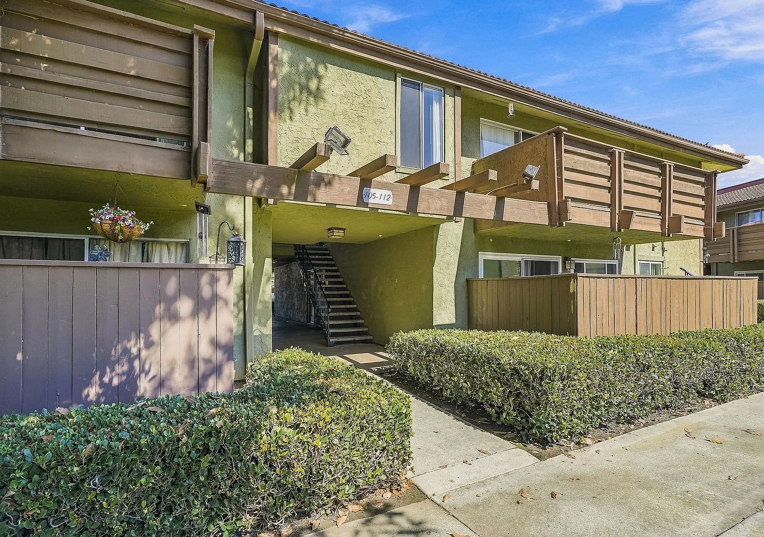 615 Fredricks Ave — Photo 1