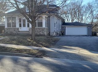 716 S State St, Marengo, IL 60152