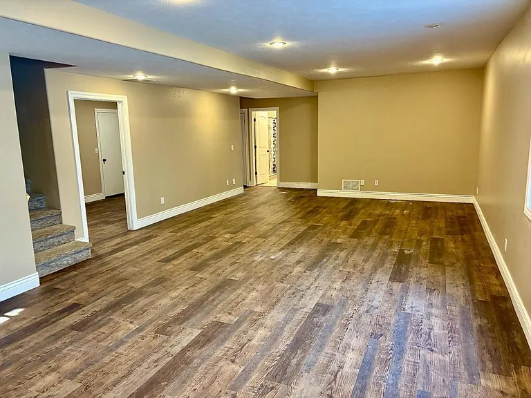 2612 Eastview Dr — Photo 31
