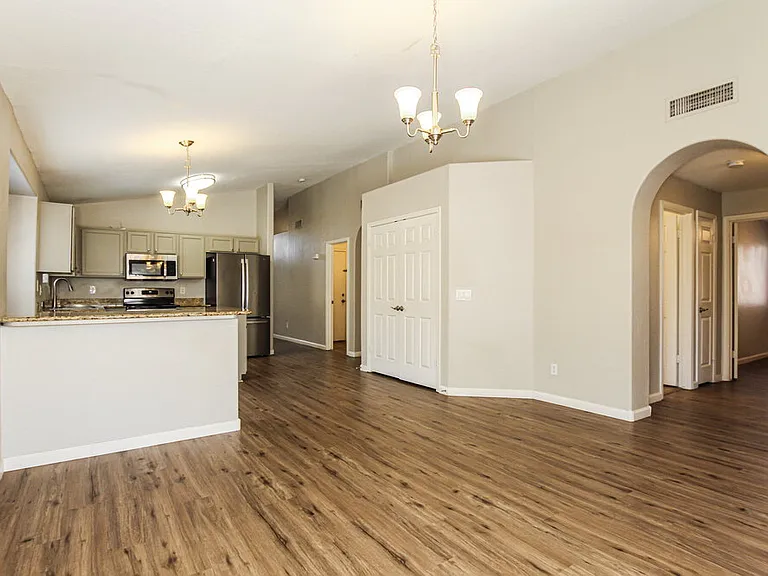 748 W Dublin St — Photo 7