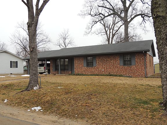 3rd image of 1920 Dogwood St