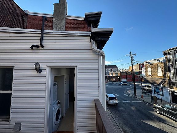 3rd image of 341 W Girard Ave Floor 2