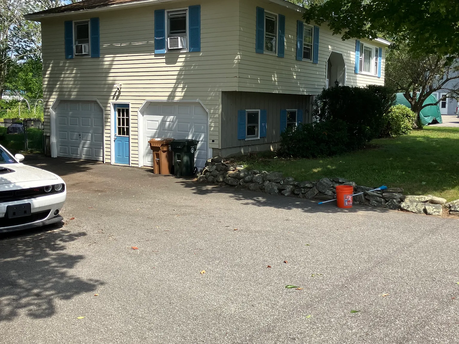 3 bed, 2612 sqft, $2,650 — Photo 2