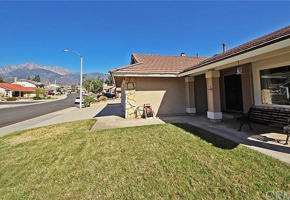 Front lawn with mountain view