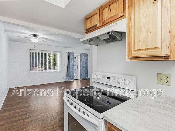 2nd image of 2408 W Morten Ave APT 5