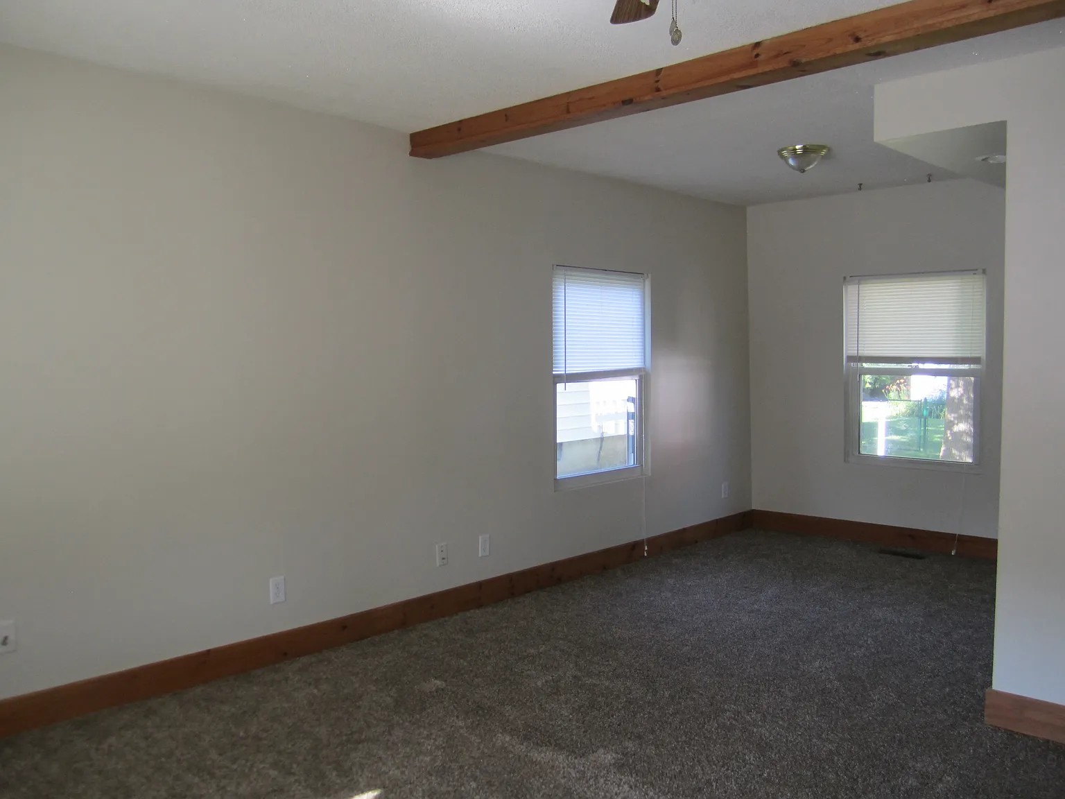 2 bed, 1.5 bath, 1089 sqft, $1,300 — Photo 4