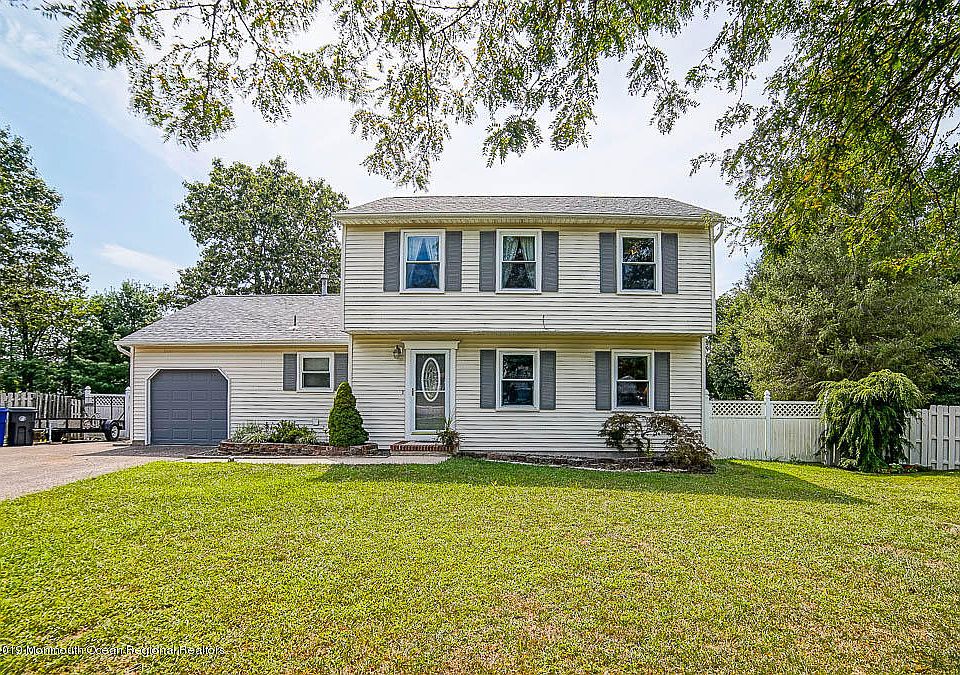 1st image of 1064 Irving Pl