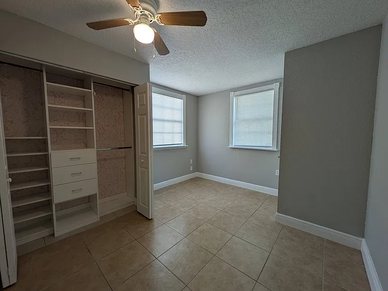 7308 Alvina St — Photo 13
