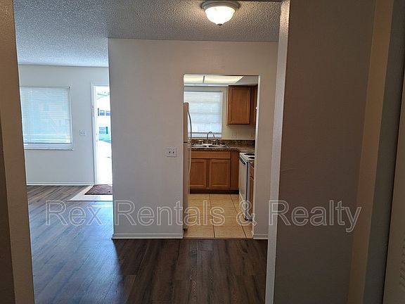 2nd image of 2820 Dupont St S APT 202