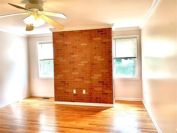 Living Room or can be a 2nd BR