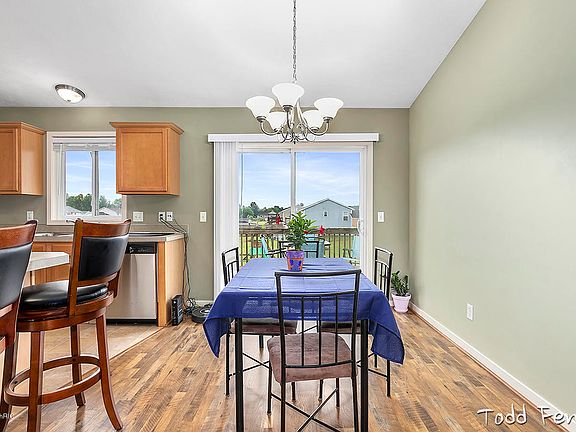 5th image of 526 Clearwood Dr SE