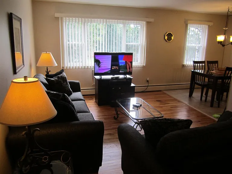 322 Regency Park Dr — Photo 6