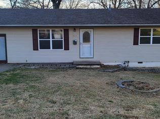 802 S Ripley St, Neosho, MO 64850