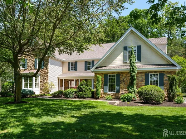 3 Wheatsheaf Ct, Plainsboro, NJ 08536