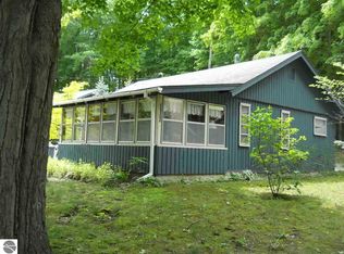 5908 Cottage Dr, Bellaire, MI 49615