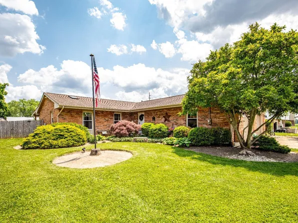 420 Meadow Ln, Trenton, OH 45067