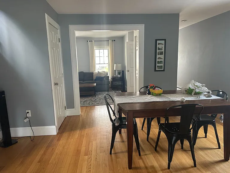 25 Warren St — Photo 9