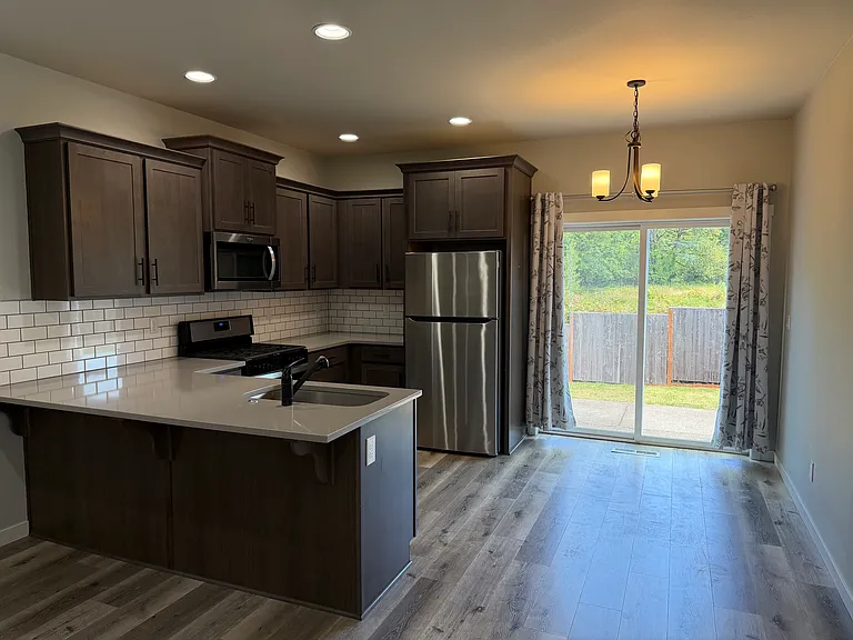 Kitchen/ Dining Room