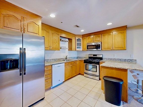 2nd image of 110 Coolidge Hill Rd APT 4